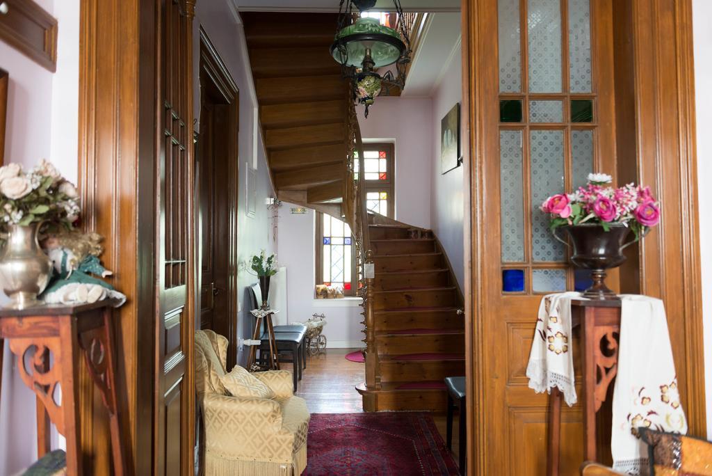 Vogiatzopoulou Guesthouse Agios Georgios Nilias Exterior foto